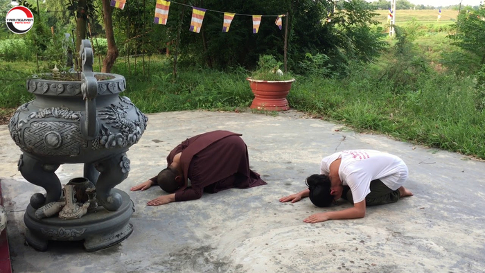 cách khấn khi thắp hương